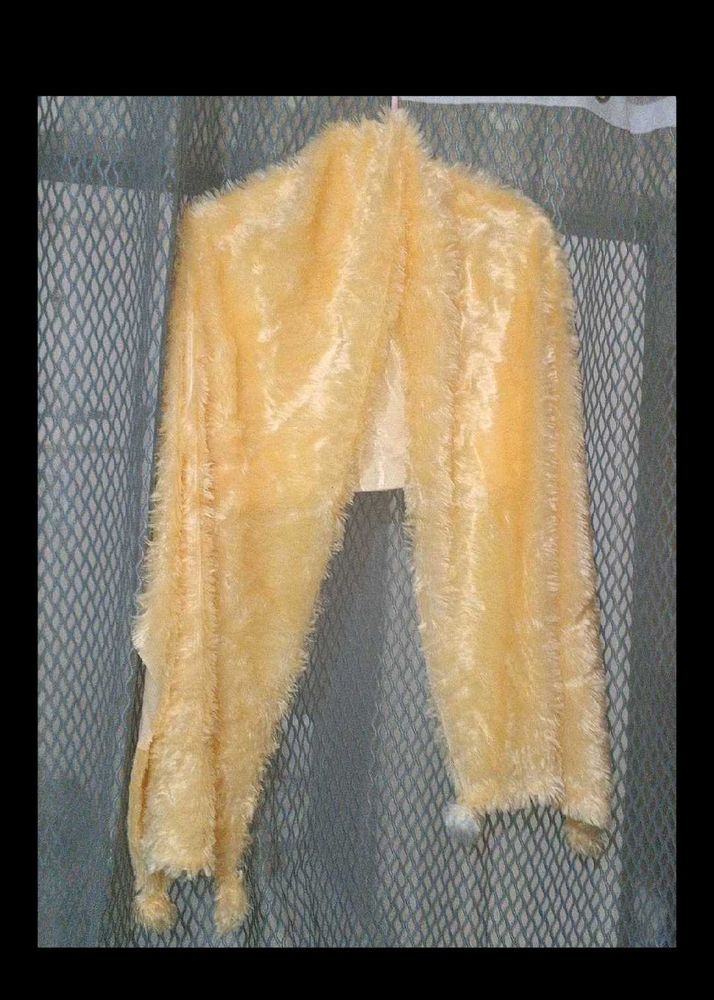 flash sale ✨ Soft Faux Fur Scarf