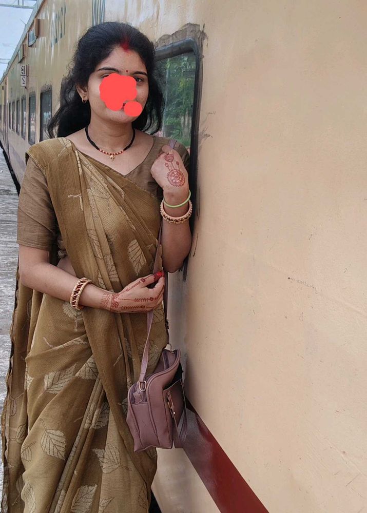 Elegant Brown Saree with Leaf Print