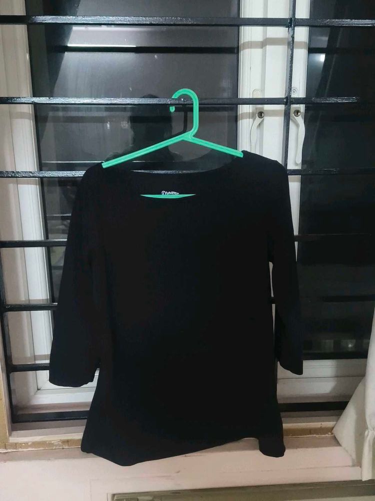 Classic Black 3/4 Sleeve Top