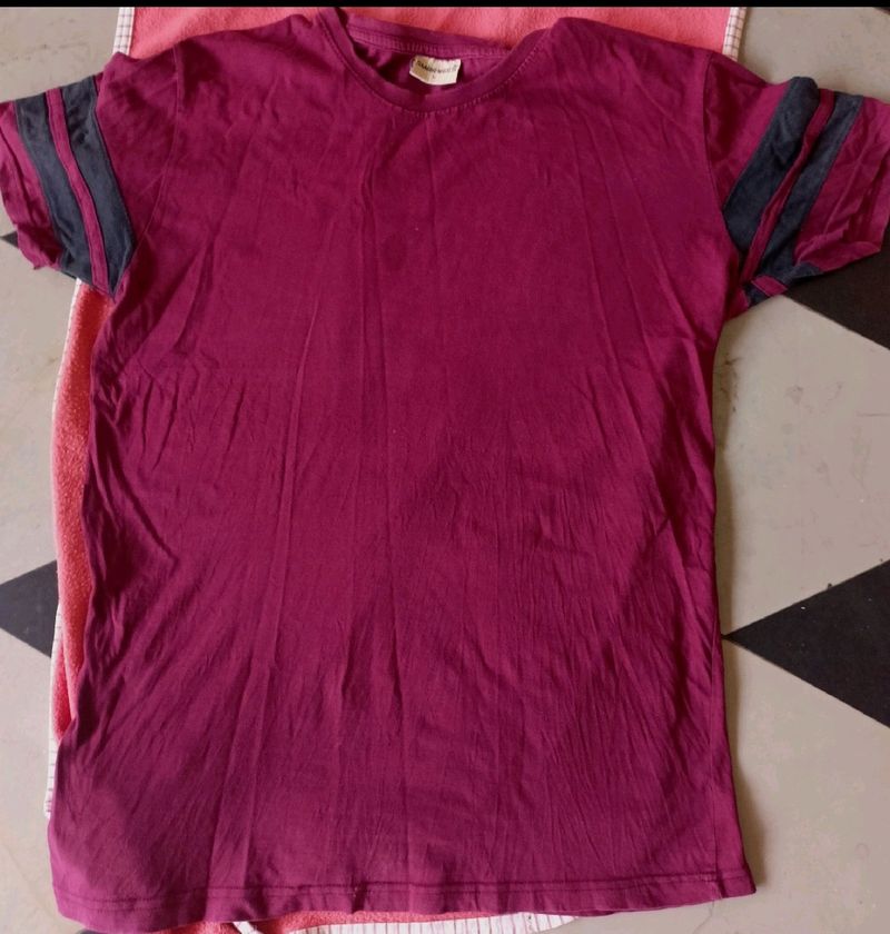 maroon t shirt size-L 42cms