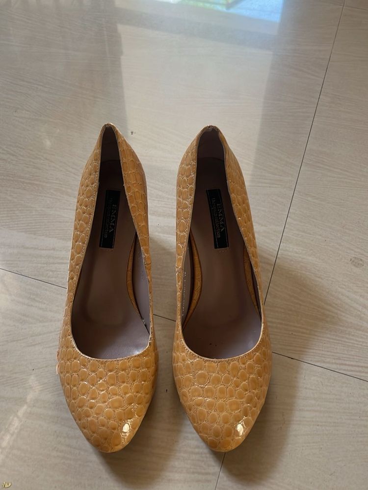 Stylish Mustard Yellow Heels