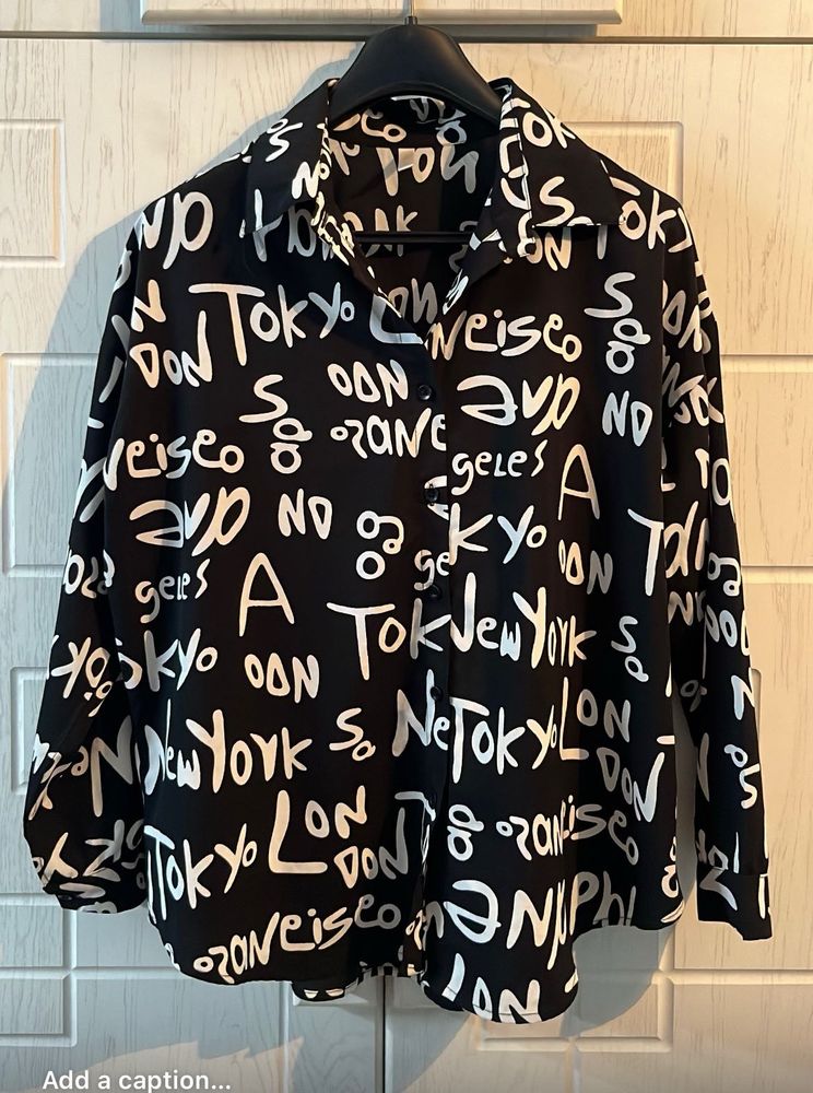 Black &amp; White Graphic Print Button-Up Shirt