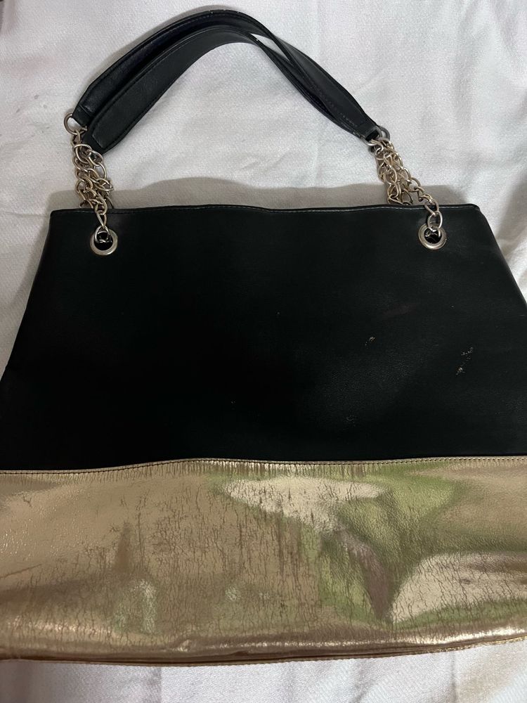 Chic Black &amp; Gold Shoulder Bag