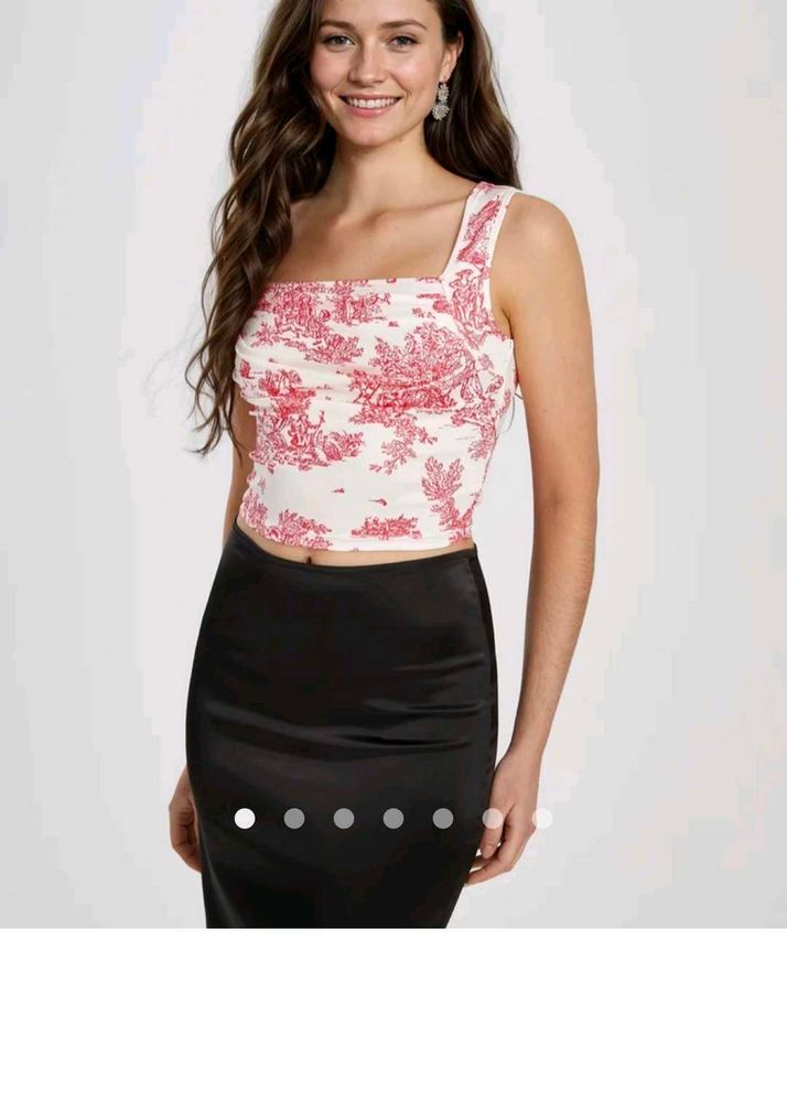 Chic Red &amp; White Toile Print Crop Top