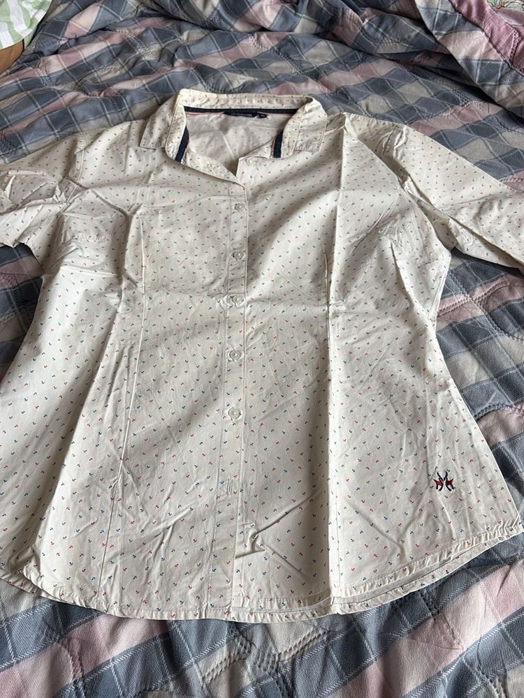 Chic Cream Collared Shirt with Small Print