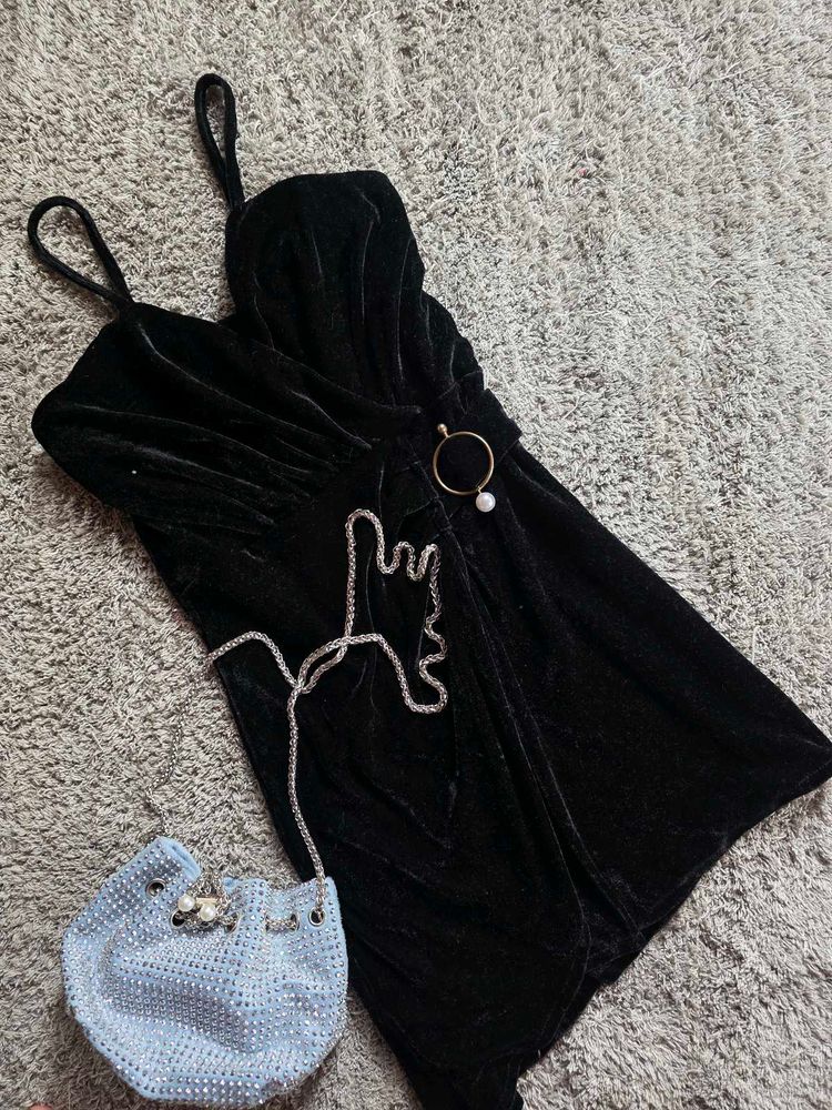 Elegant Black Velvet Party Dress