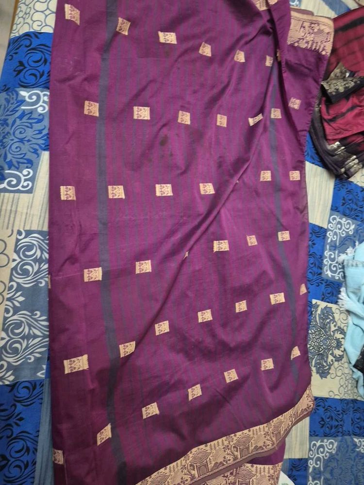 Elegant Purple Saree with Gold Motifs