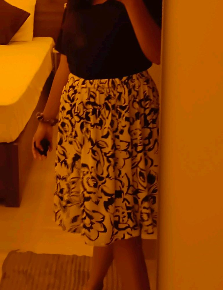 Black And White Flowered Design Skirt