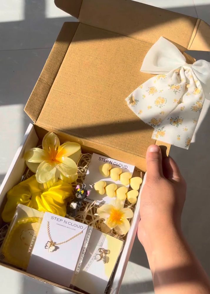 Cute Gift Box with Hair Accessories