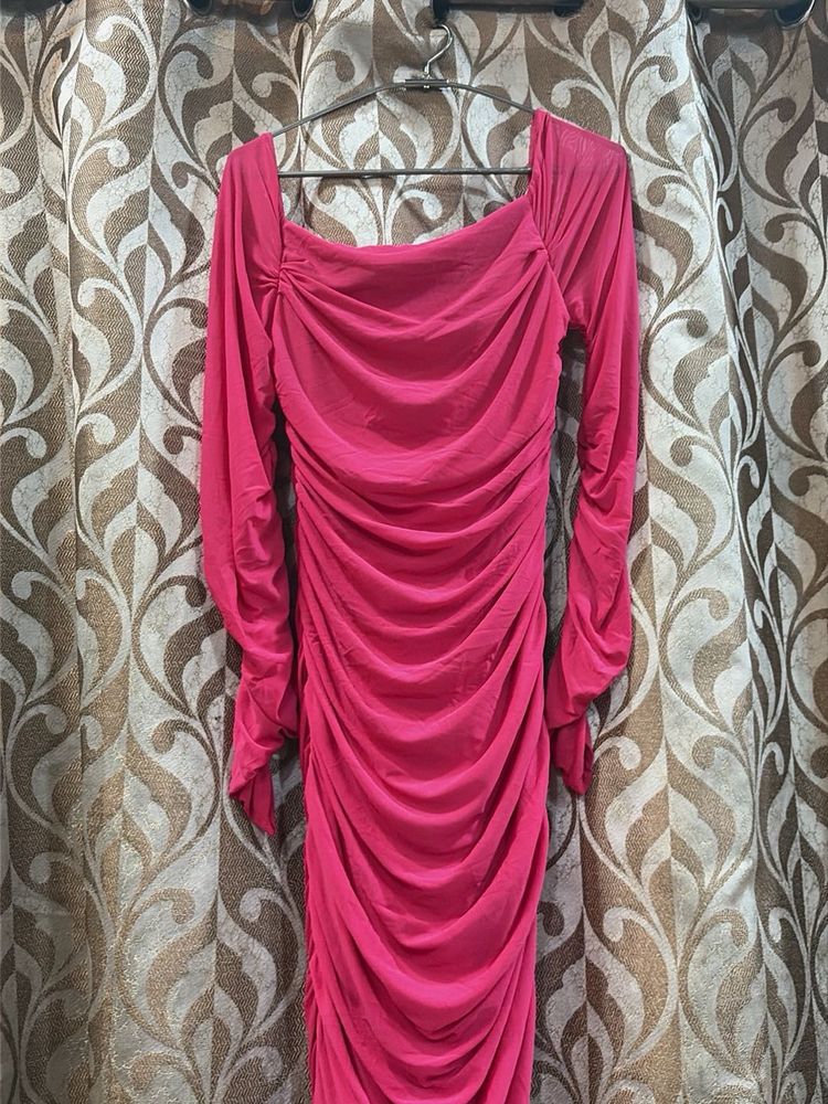 NEW - Ruching Long Sleeve Bodycon Dress