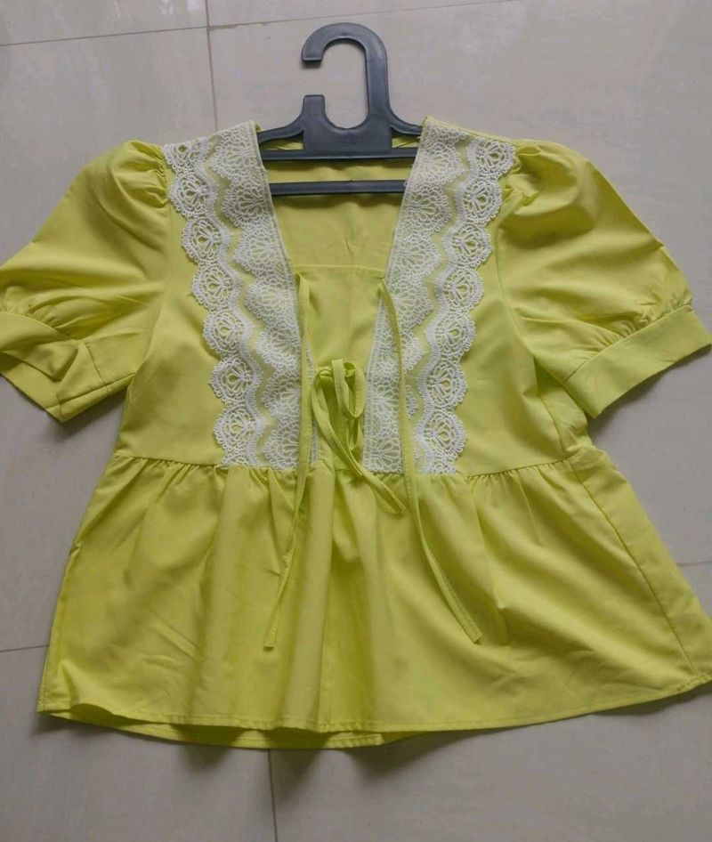 Women's lime green Lace Trim Puff Sleeve Top