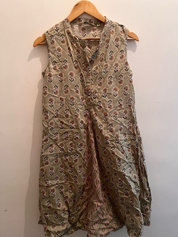 Stylish Printed Sleeveless Kurta