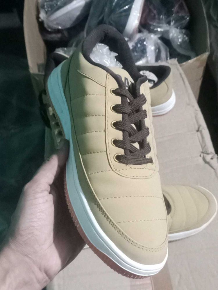 NEW NO USED CASUAL SHOES FOR MAN.