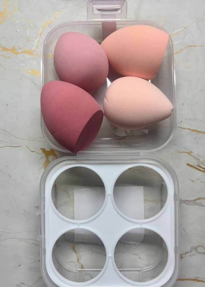 4 Makeup Sponge Set with Case
