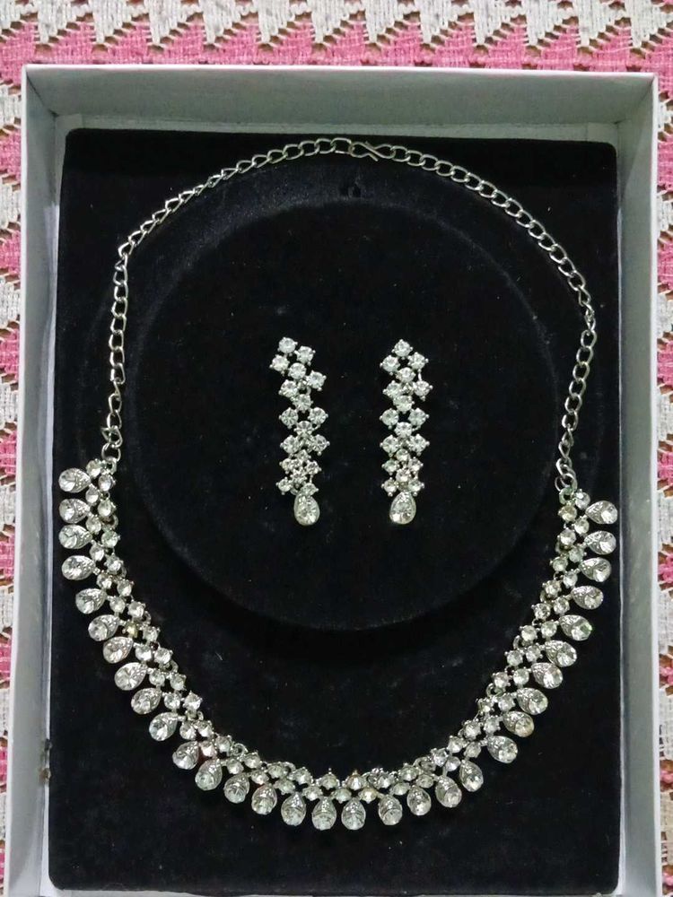 Sparkling Rhinestone Necklace &amp; Earring Set