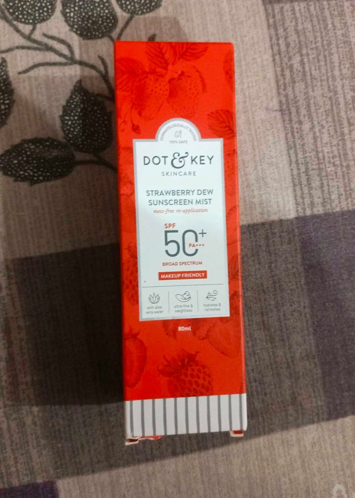 Dot &amp; Key Strawberry Dew Sunscreen Mist SPF 50+
