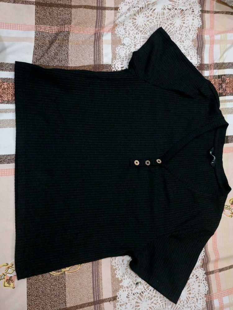 Black Ribbed V-Neck Button-Up Top
