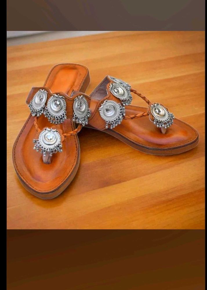 2 jodi Sandals Camel leather Handmade ghungroo