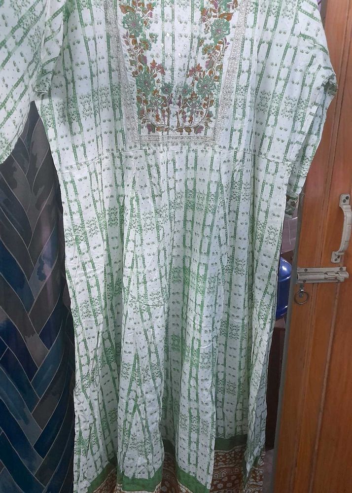 Green &amp; White Printed Kurta