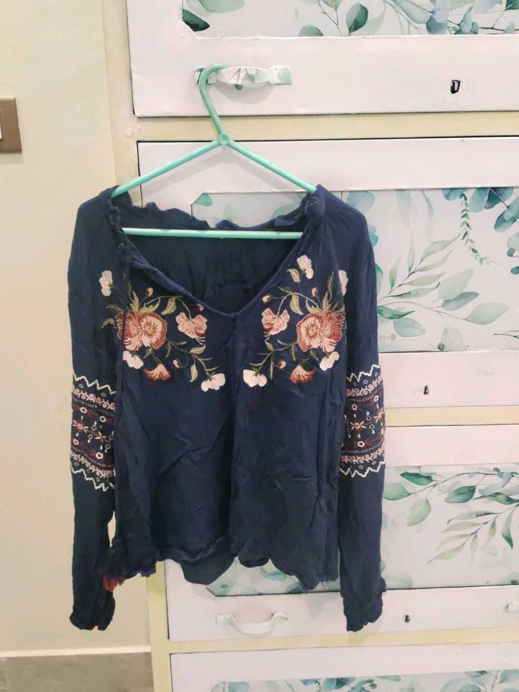 Embroidered Long Sleeve V-Neck Top