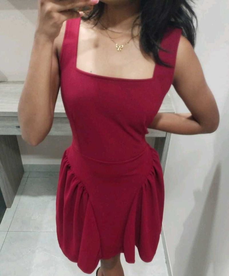 Chic Red Square Neck Dress