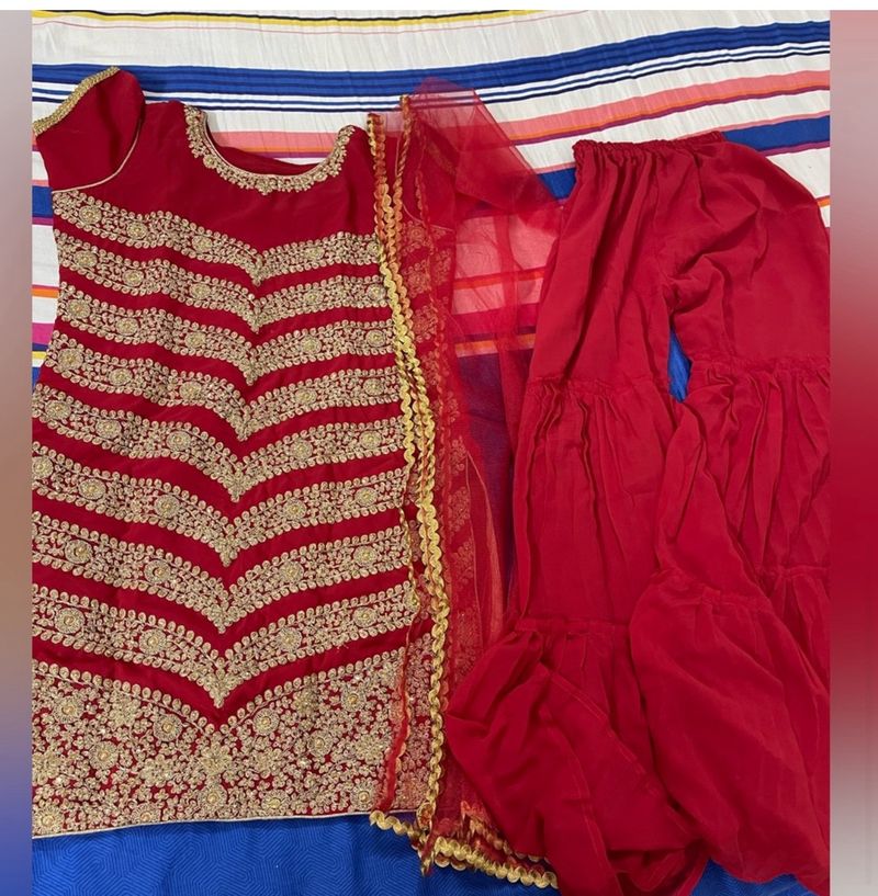 Red kurthi set