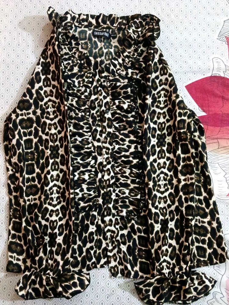 Chic Leopard Print Ruffle Blouse