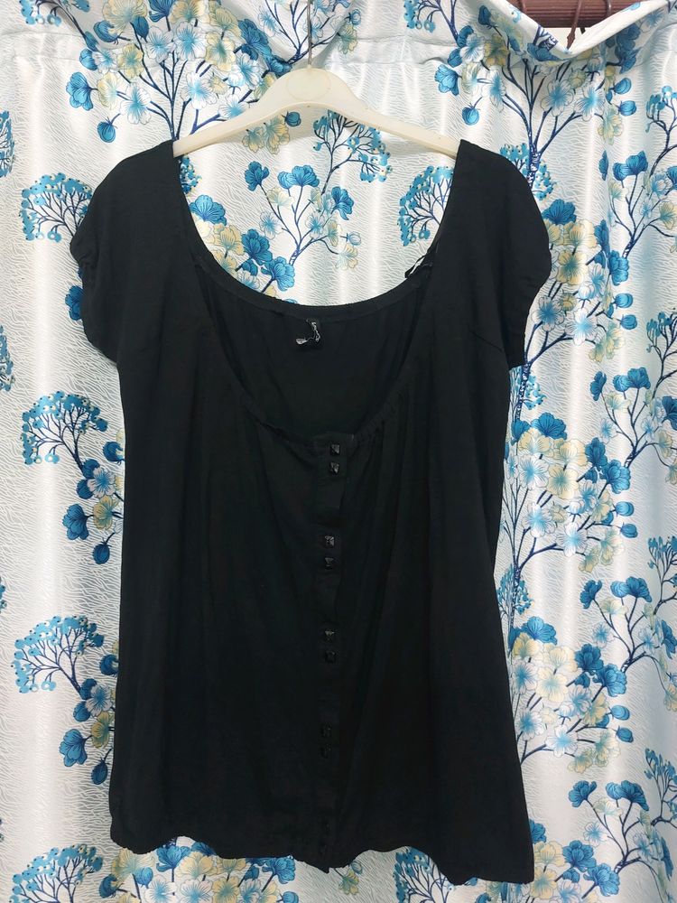 Valesi Paris Black Off Shoulder top.