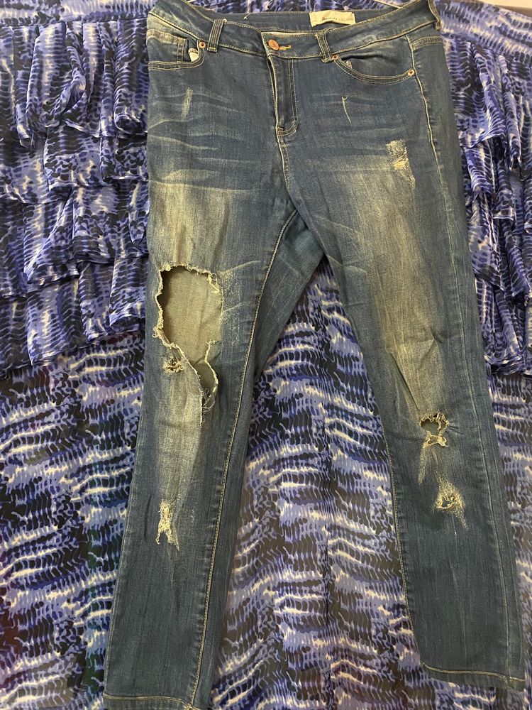 Vero Moda Heavily Damaged Jeans
