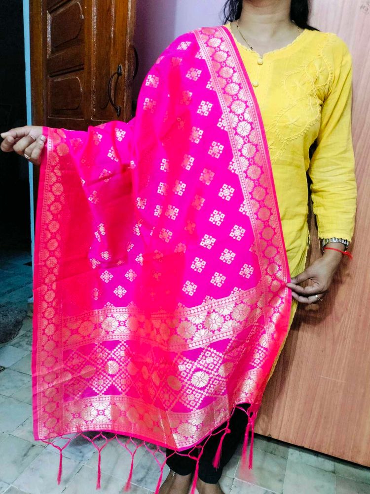 Hot Pink Banarasi Dupatta
