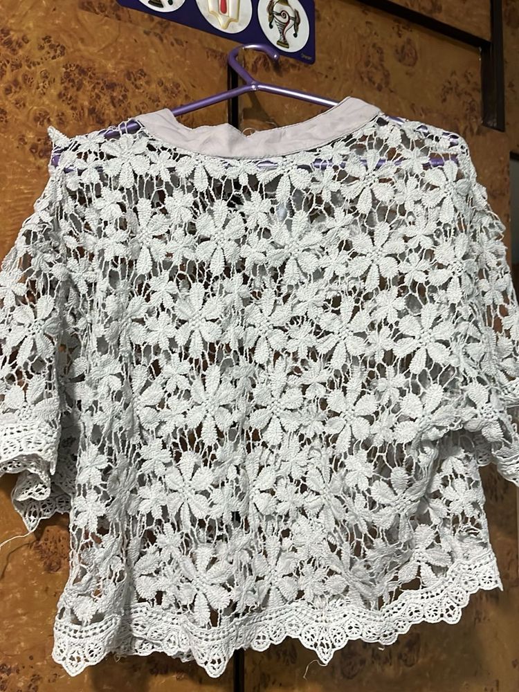 Chic Lace Crop Top