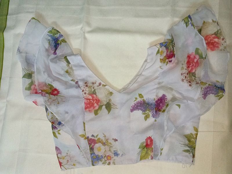 Readymade Blouse With Layer Handsand Side Open