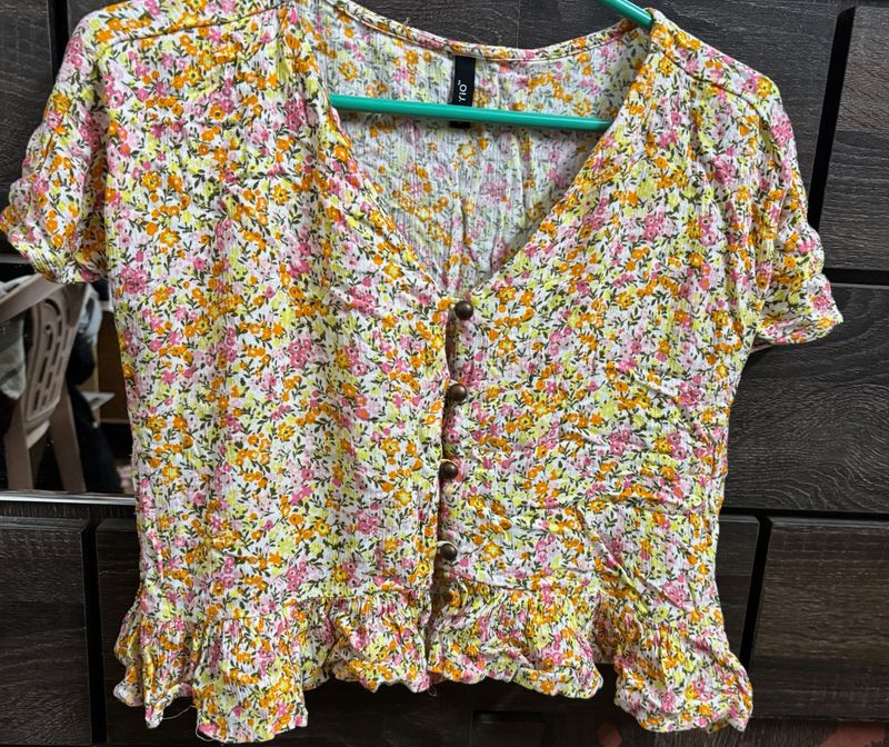Floral Print V-Neck Button-Up Top