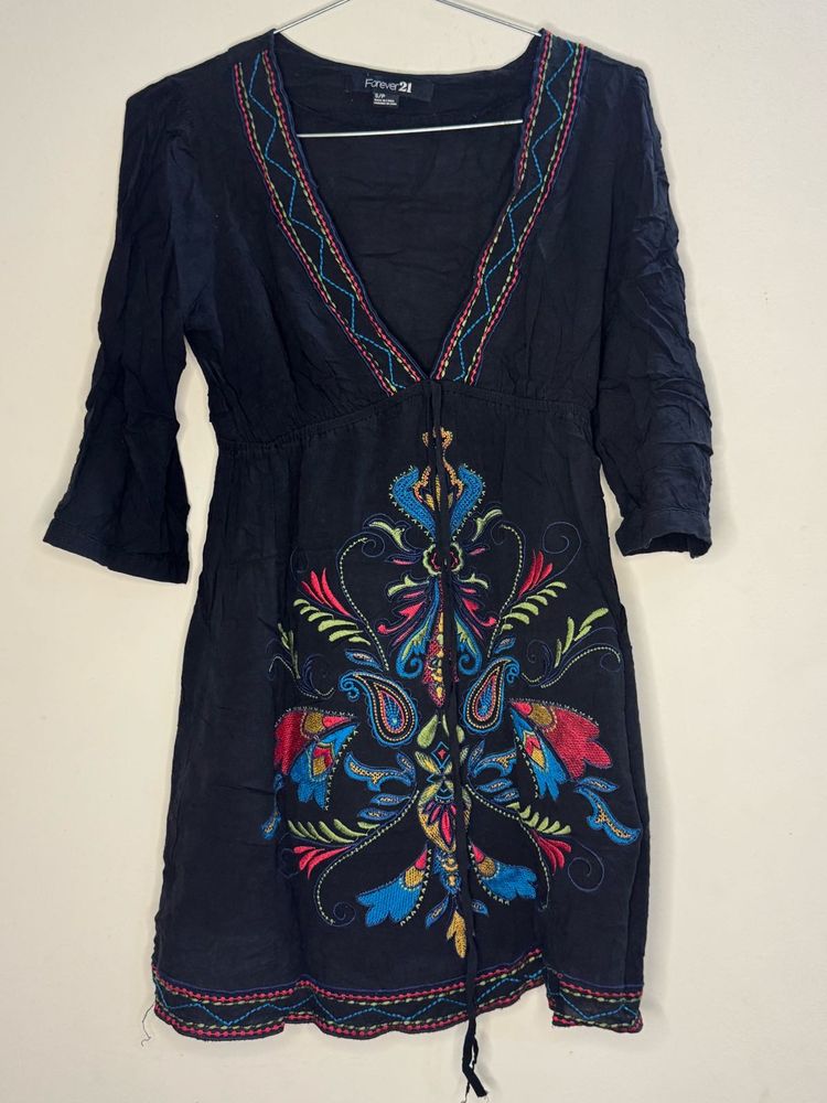 Bohemian Embroidered Y2K Kurti 🖤