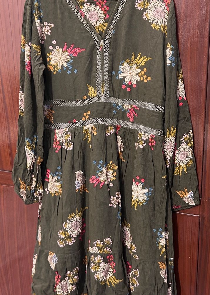 Floral Print V-Neck Midi Dress