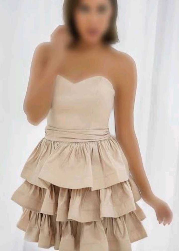 Chic Strapless Tiered Mini Dress