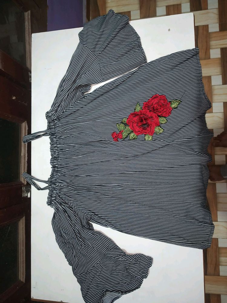 off shoulder top (Price Negotiable )