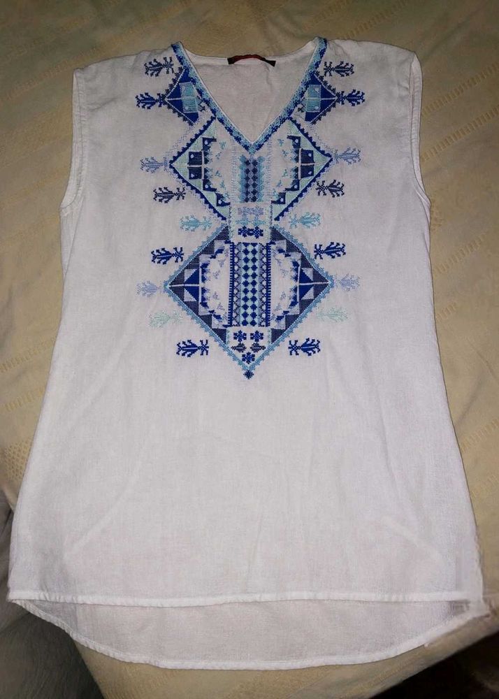 Embroidered Cotton Blend Top | Size M