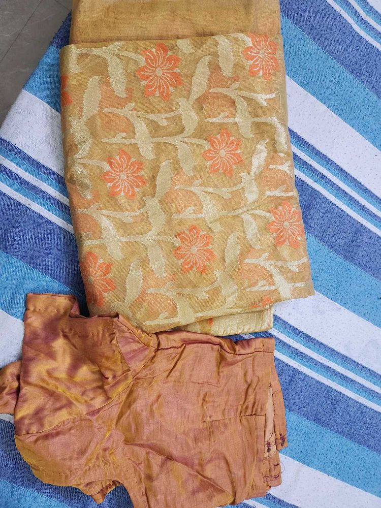 beautiful zari saree set.