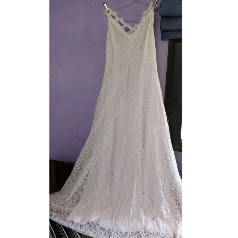 Low Neck Lace Dress