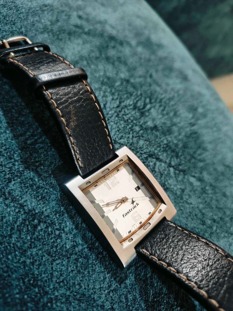 Fastrack Analog Watch