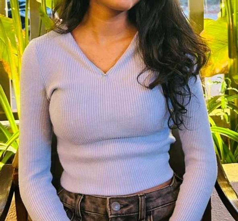Ribbed V-Neck Long Sleeve Top