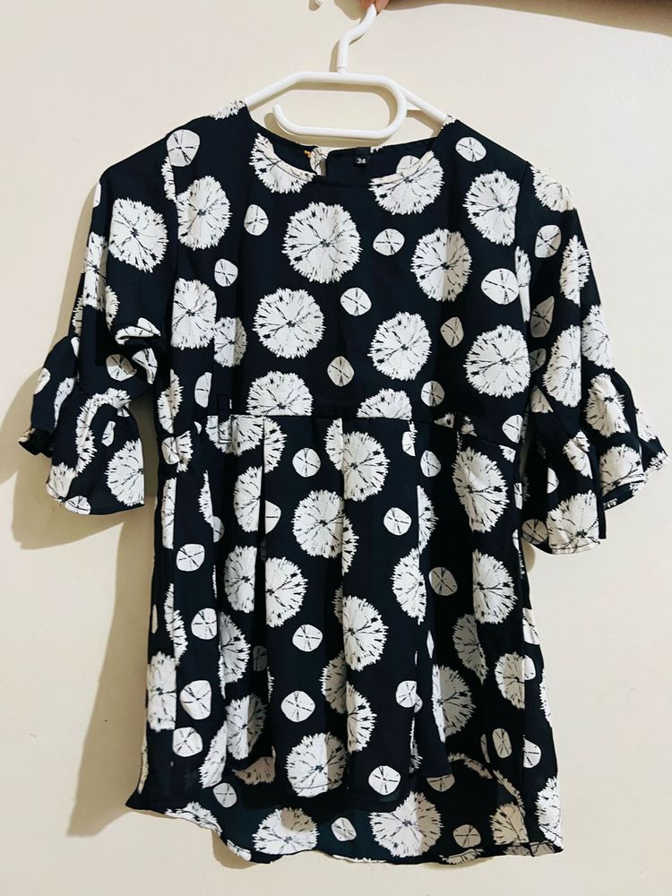 Stylish Black &amp; White Top