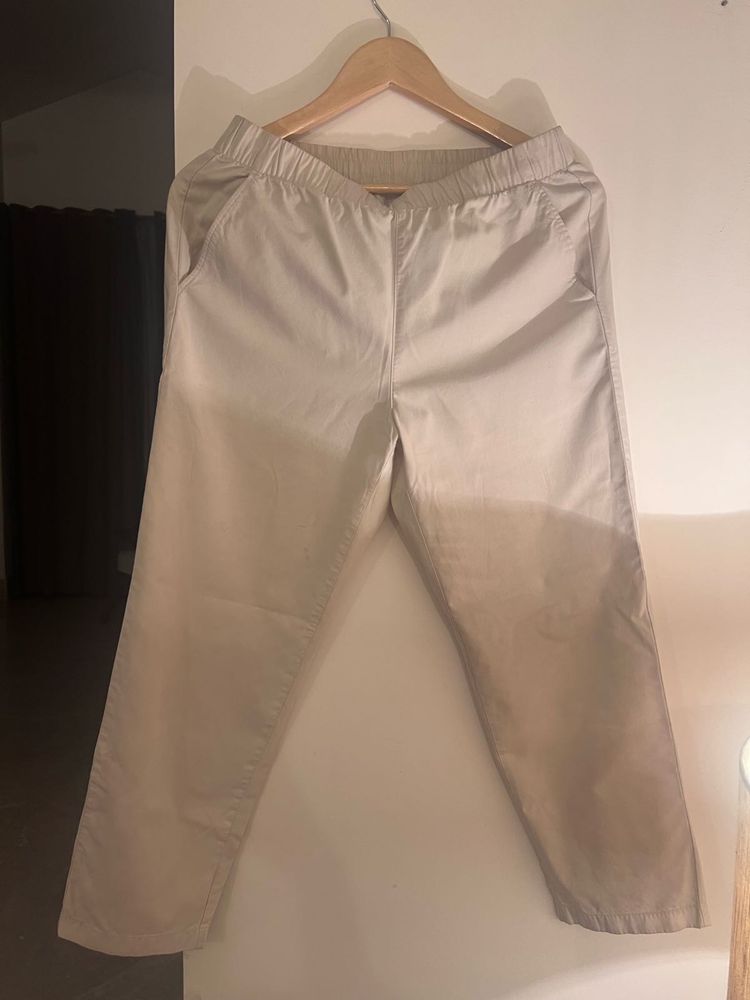 Comfortable Beige Casual Pants - UNIQLO