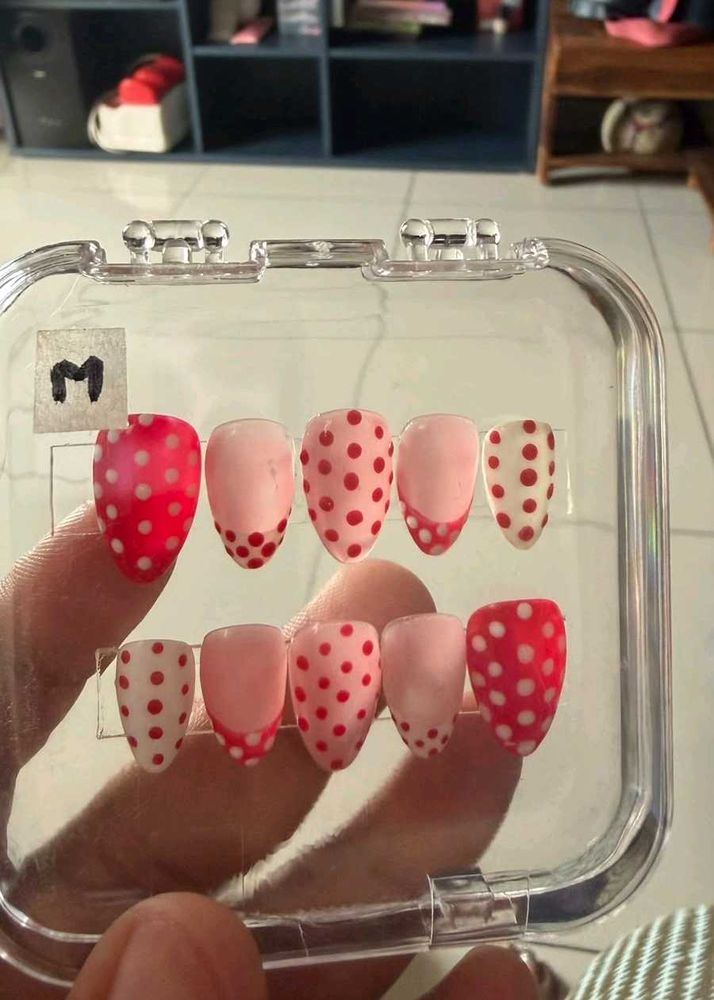 Cute Polka Dot Press-On Nails