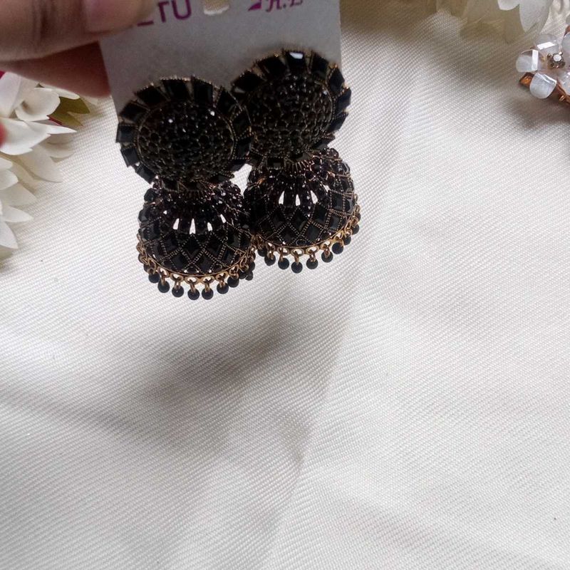 ✨🖤Elegant Black Floral Designer Jhumka Earrings