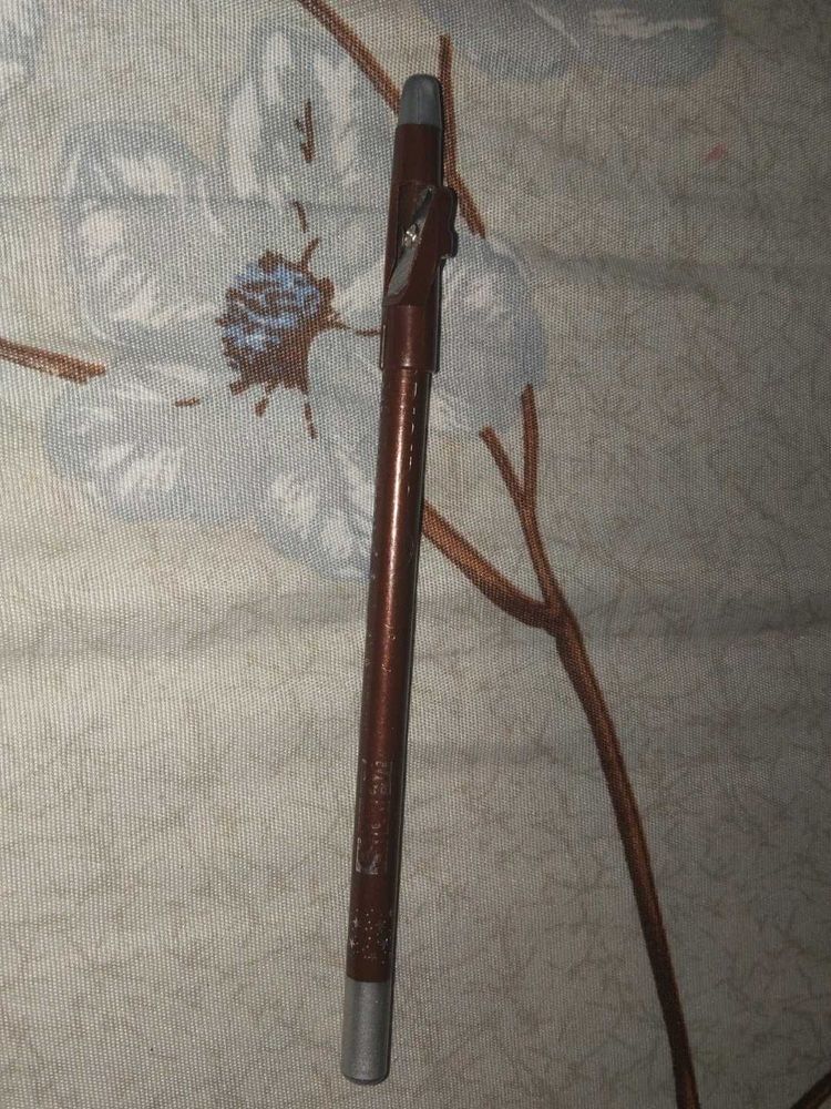 Brown lipliner