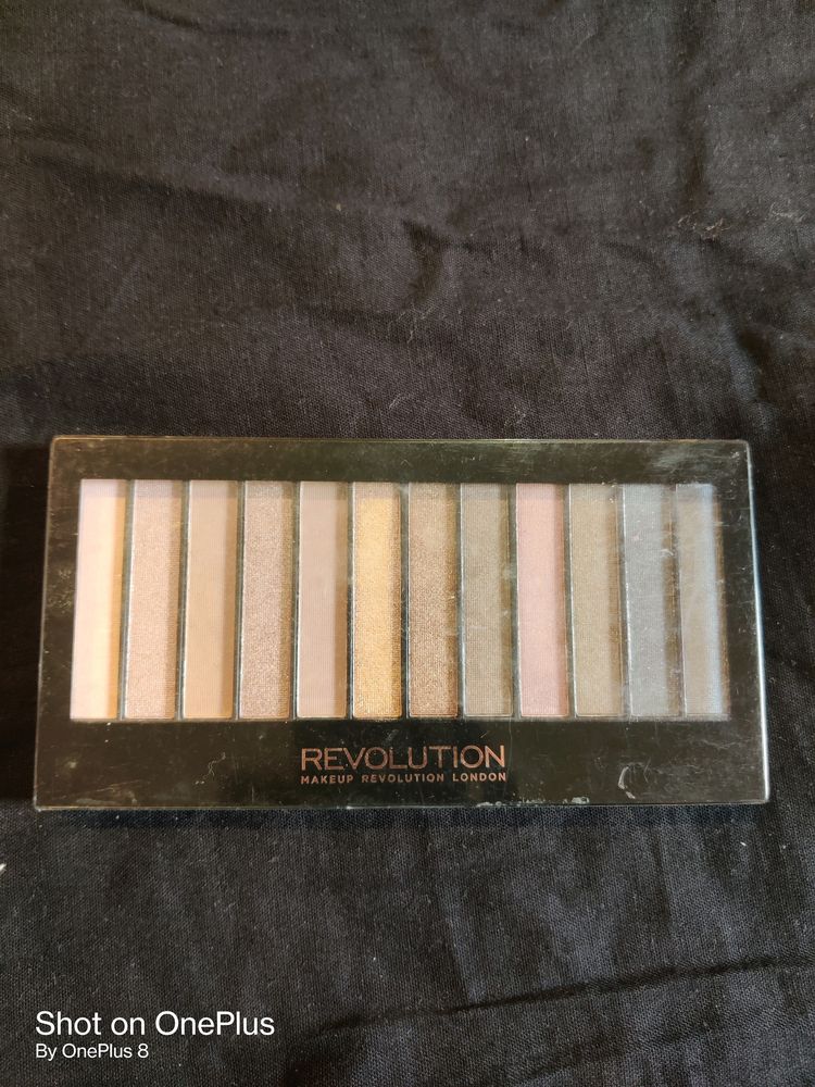 Makeup Revolution Eyeshadow Palette