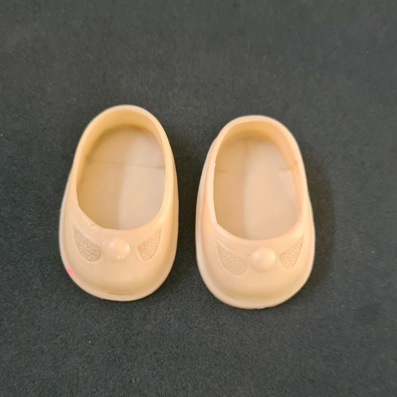 Off white shoes of a Doll from 1960s