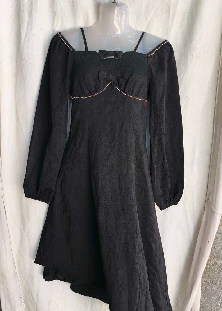 Chic Black Mini Dress with Bow Detail